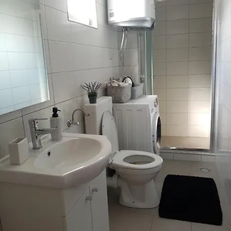 Apartment Lil