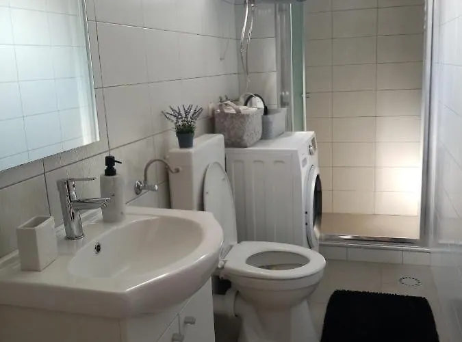 Apartment Lil